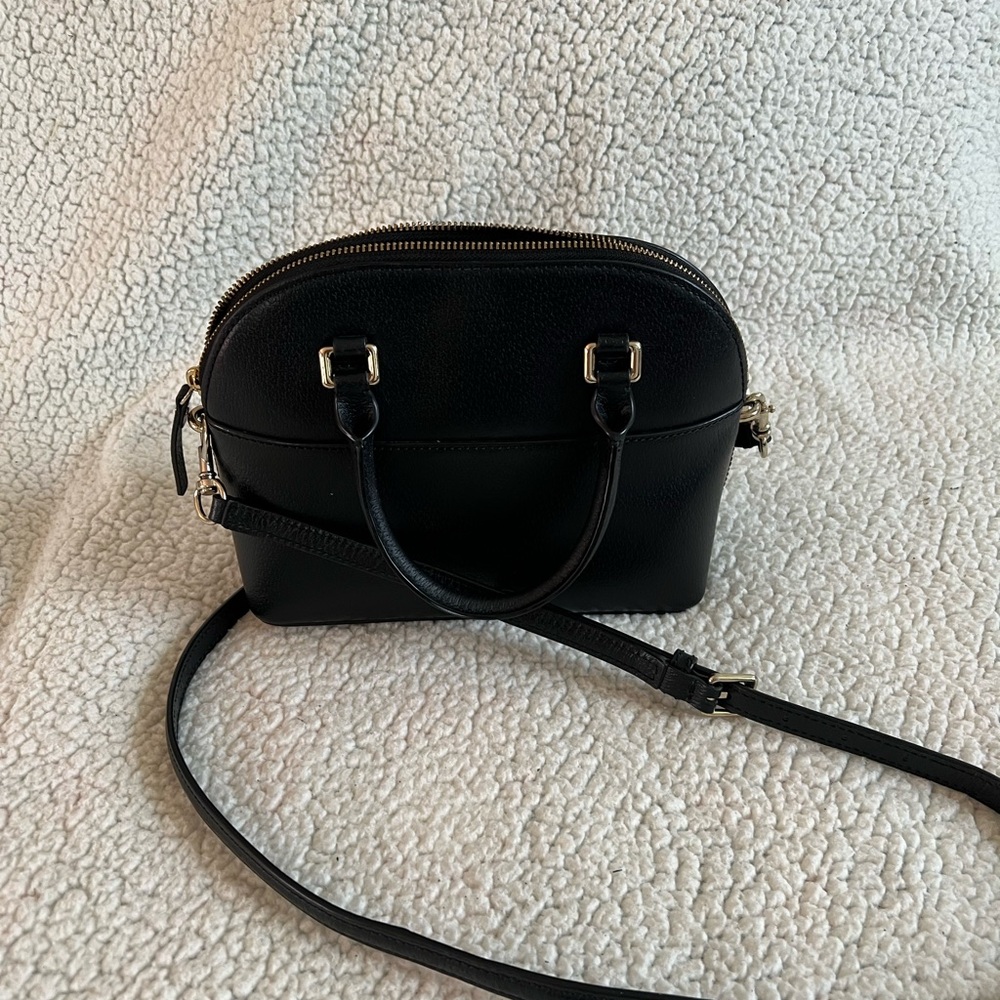 Beautiful black Kate Spade cross body bag in excellent condition.